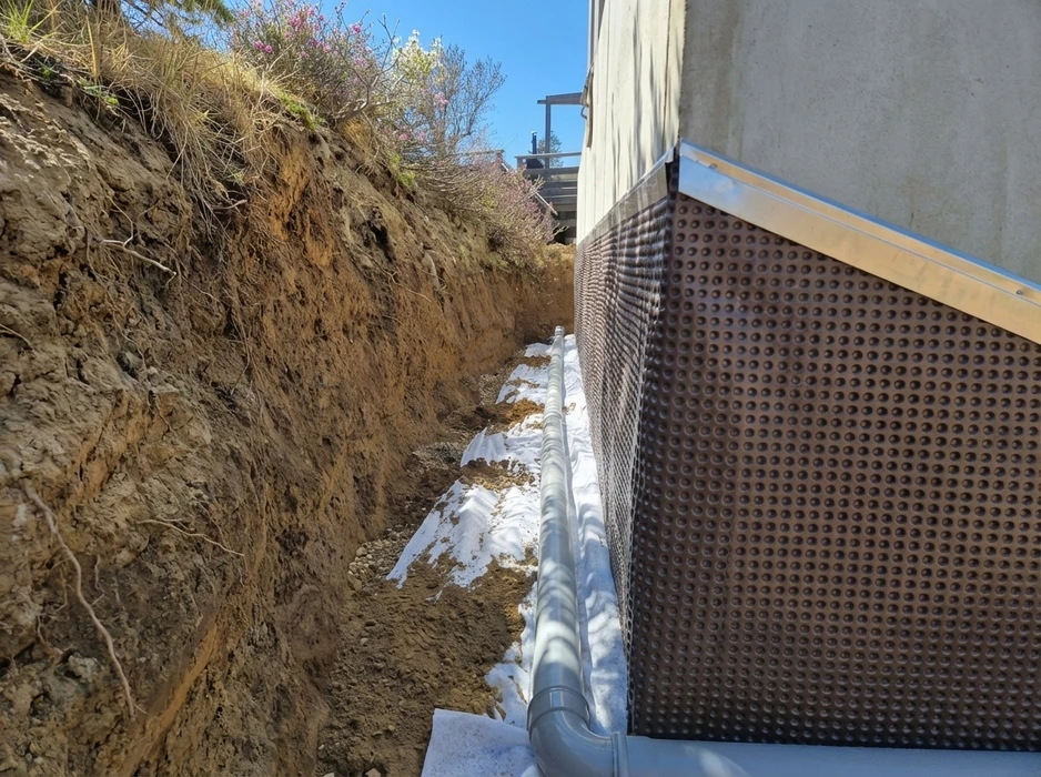 Chantier de construction en extérieur, hivernal